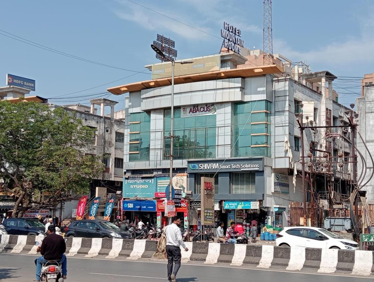 Hotel Mountain Bharuch Экстерьер фото